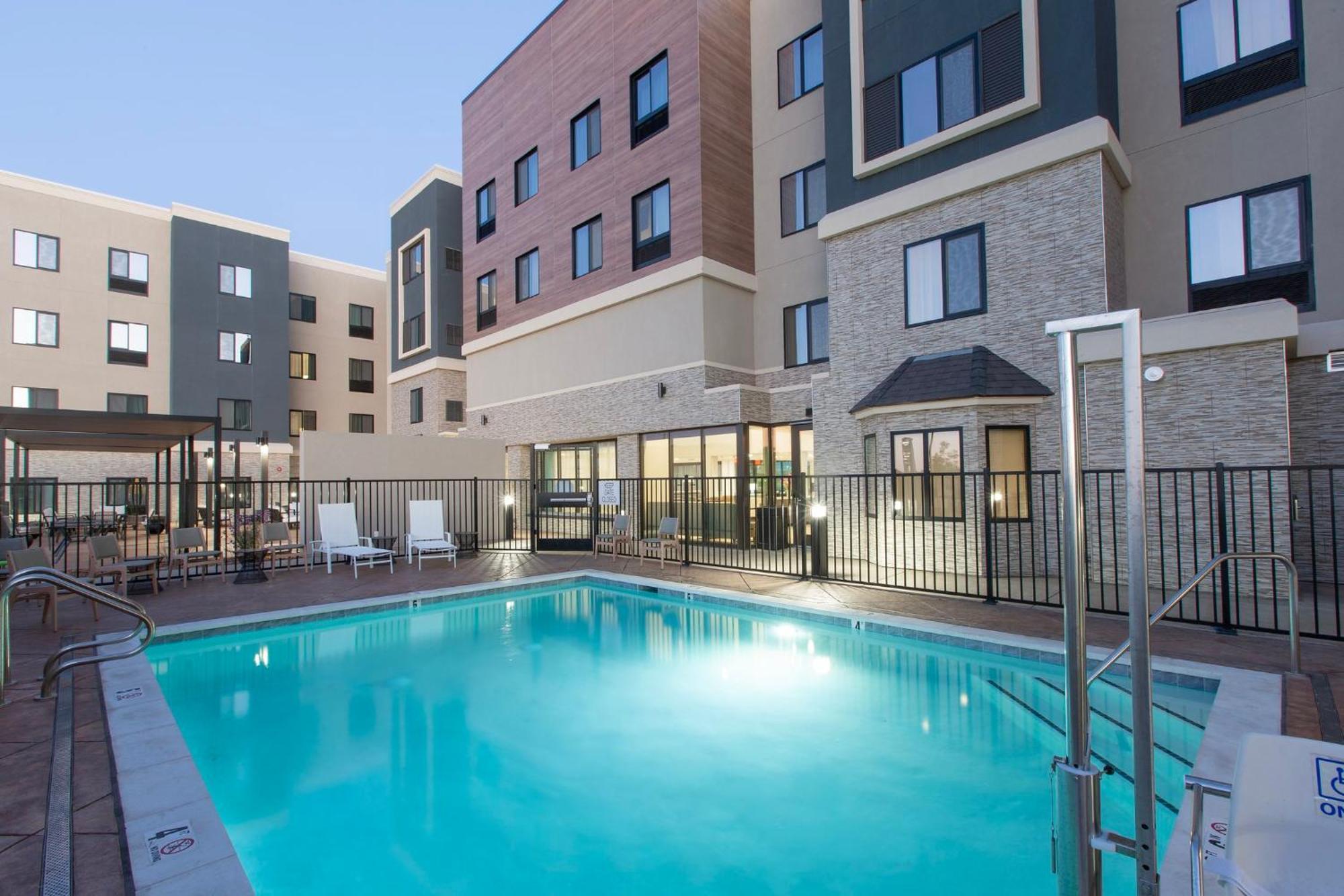 Staybridge Suites Manteca By Ihg Exterior foto